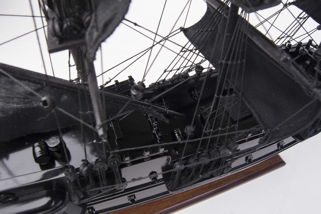 8.25" X 27.5" X 26.75" Hms Surprise