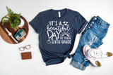 It’S A Beautiful Day To Teach Sixth Grade T-Shirt