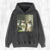 CAT TAKING A SELFIE T-SHIRT