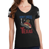 Ladies Don't Mess With Texas (Leatherface) V-Neck T-shirt Style001